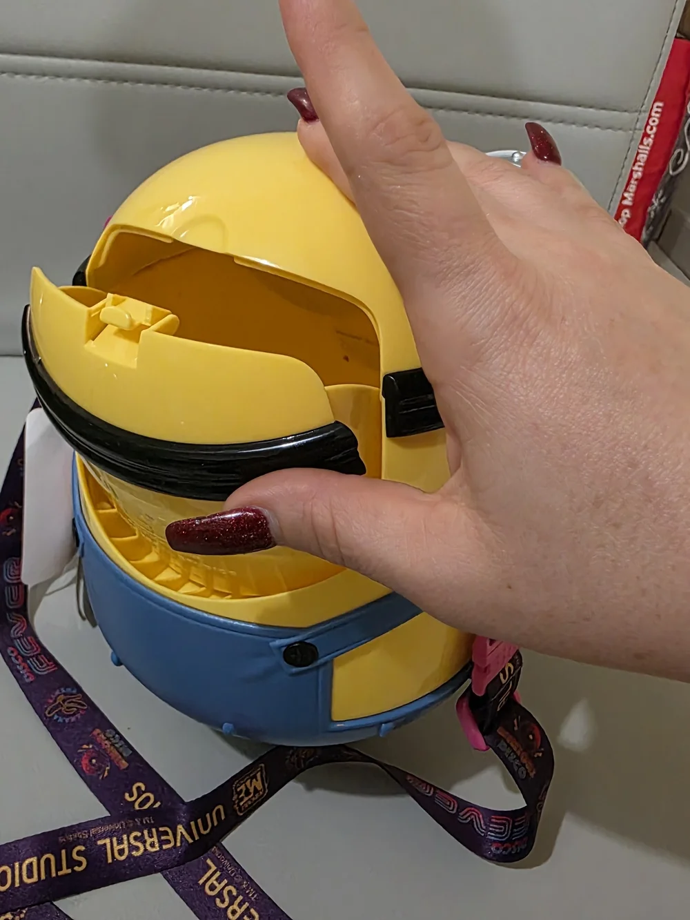 Universal Studios Bob Minion Popcorn Bucket Moving Eyes with Strap Despicable Me